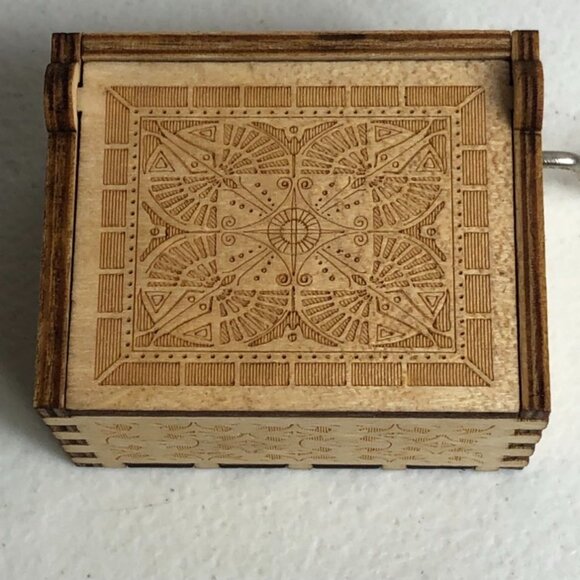 Dragonball Z Broly Hand Crank Wooden Music Box Anime Music Goku Trunks - Picture 5 of 11